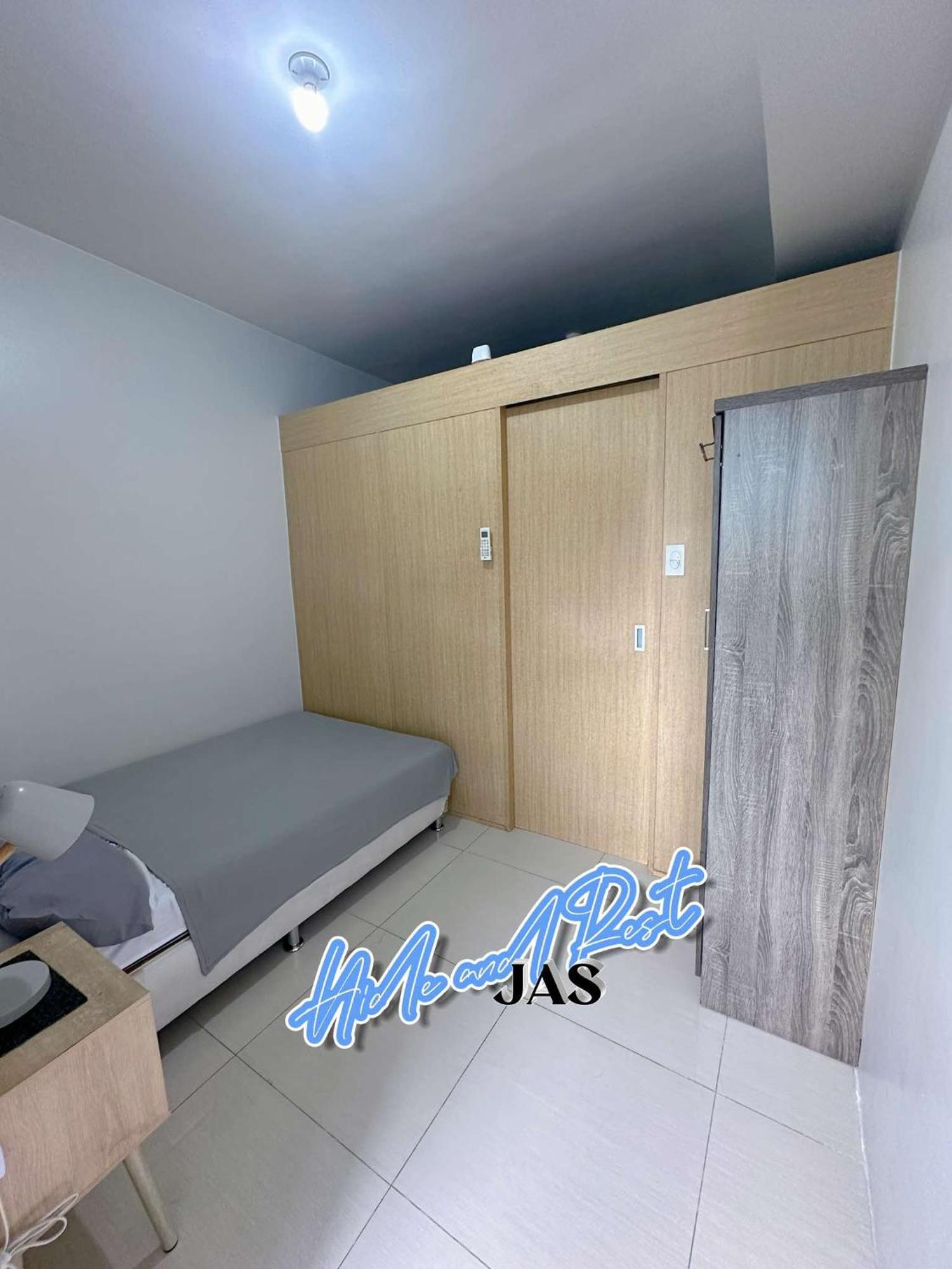 Jas Hide And Rest Hotel Манила Екстериор снимка